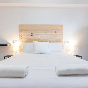 Hostal Easy Sants By Bossh! (adults Only), Barcelona